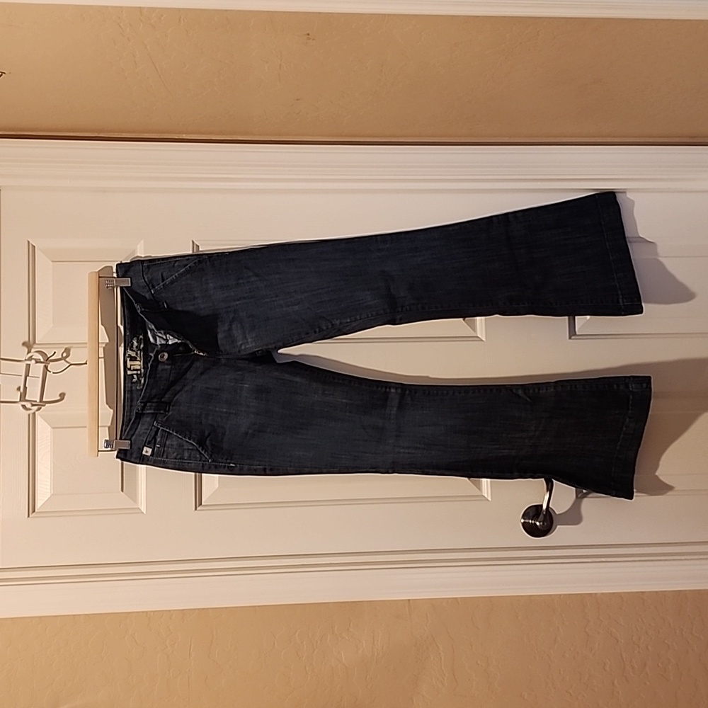 It Jean's. Los Angeles. Size 29. 31 Inch inseam. Low fit. Wide leg
